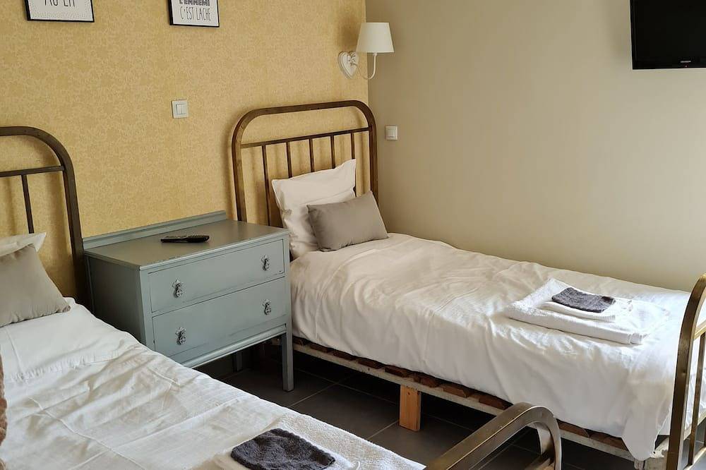 Malerische, tolle Lage und ein Pool! in Bessac, Charente