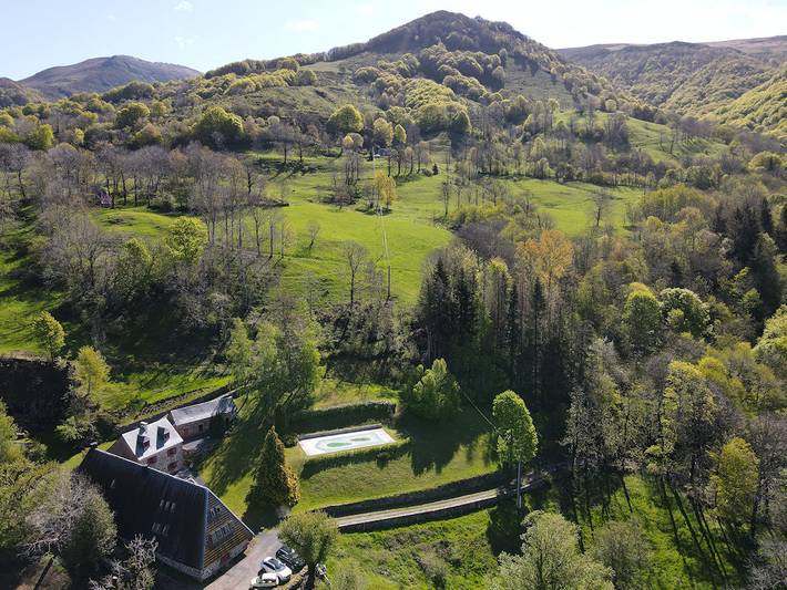 Gîte pour 6 personnes, avec jardin et piscine à Saint-Jacques-des-Blats - 2