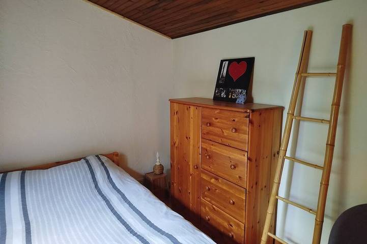 Gîte pour 3 personnes, avec terrasse et piscine, animaux acceptés à Villeneuve-de-Berg - 4