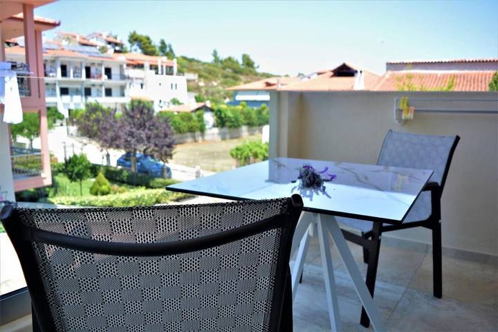 Gîte pour 2 personnes, avec jardin et vue dans Ormos Panagias - 2