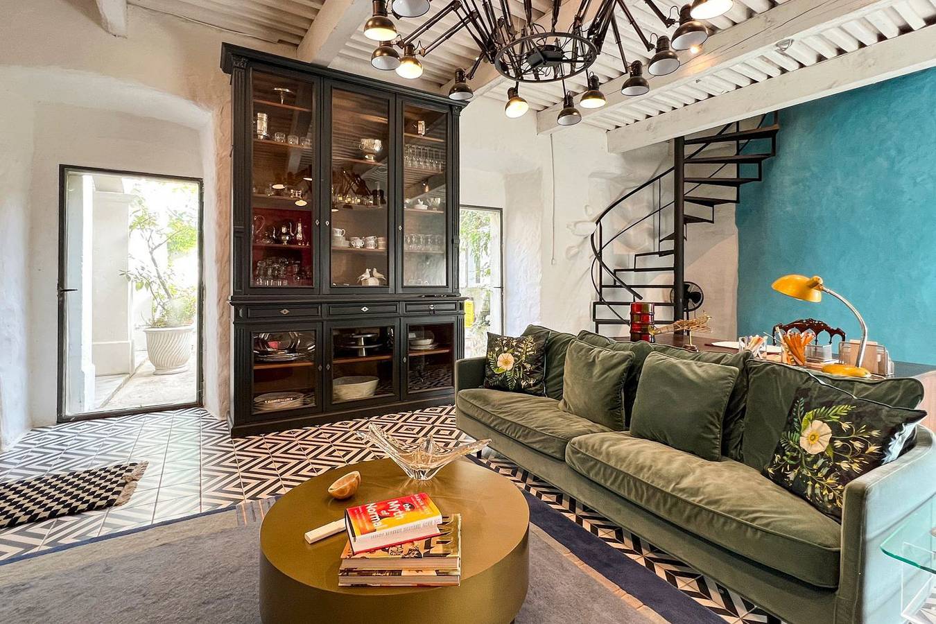 Château pour 14 personnes avec jardin in Rochessauve, Privas