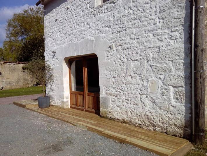 Location de vacances pour 7 personnes, avec piscine et jardin à Saint-Savinien - 4