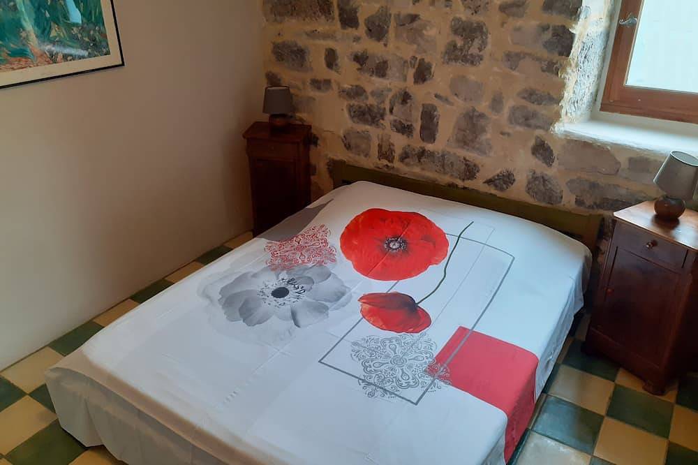 Gîte *** l'Escoussou 120m², 4 ch, nature, charme, piscine chauffée, sud Ardèche in Joyeuse, Ardèche