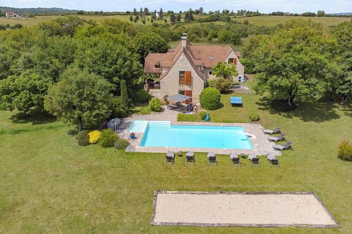 Location de vacances pour 11 personnes, avec Balcon/Terrasse ainsi que Terrasse et Jardin à Calès (Midi-Pyrénées)