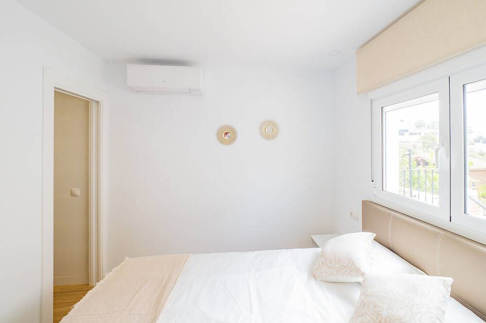 Cubo's Hostal William's Sunny 2 with Breakfast / free wifi / air conditioning in Torre de Benagalbón, Rincón de la Victoria