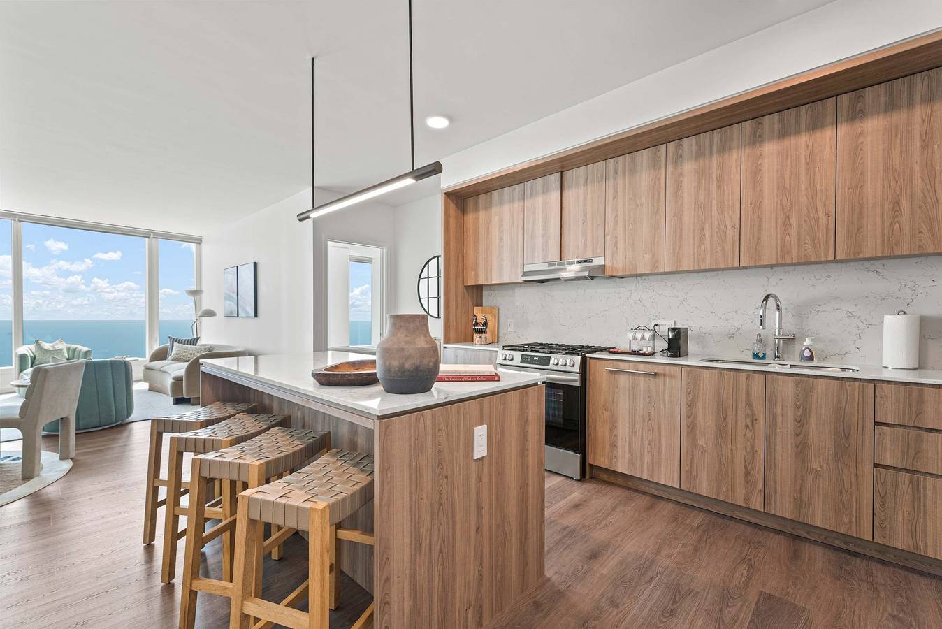 Apartamento entero, High-Rise 65 Fl Apt w Lux Amenities Lake Views in Chicago, Condado de Cook