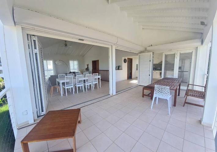 Location de vacances pour 8 personnes, avec vue ainsi que terrasse et piscine, animaux acceptés dans Friars Bay Saint Martin - 2