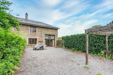 Location de vacances pour 6 personnes, avec jardin ainsi que vue et balcon dans Marcourt
