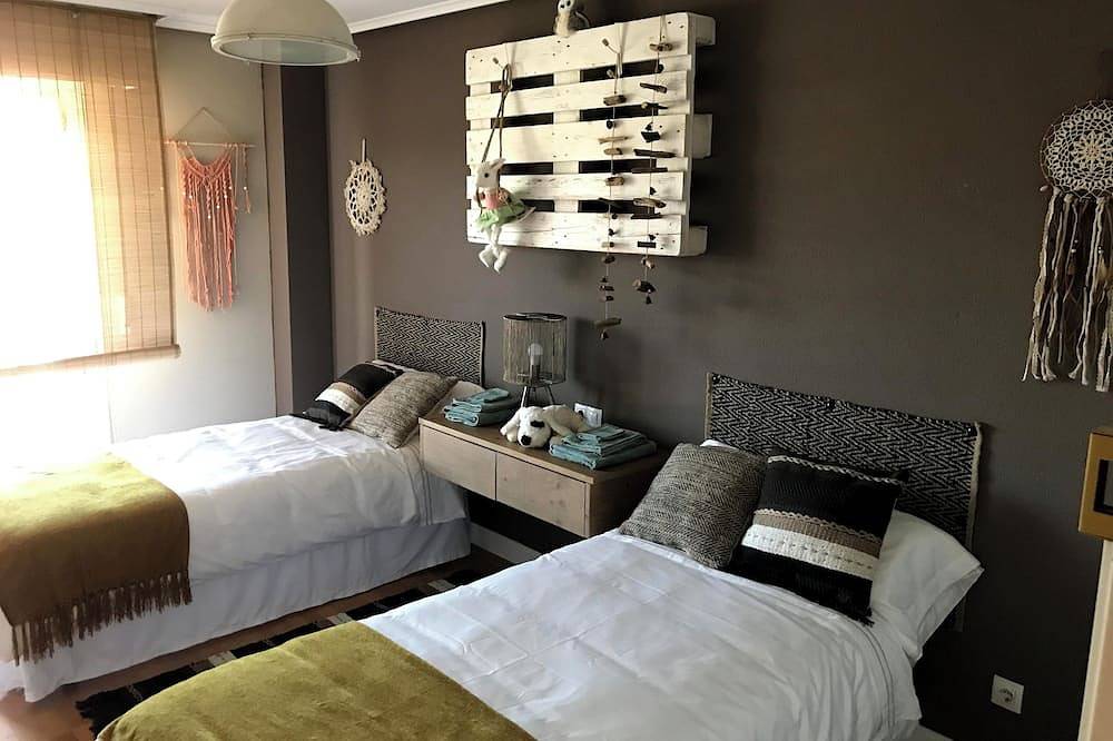 Entire apartment, Duplex Luxury Leioa 10 minutes from Bilbao, 5 minutes from beaches, ideal for families. in Leioa, Bizkaia
