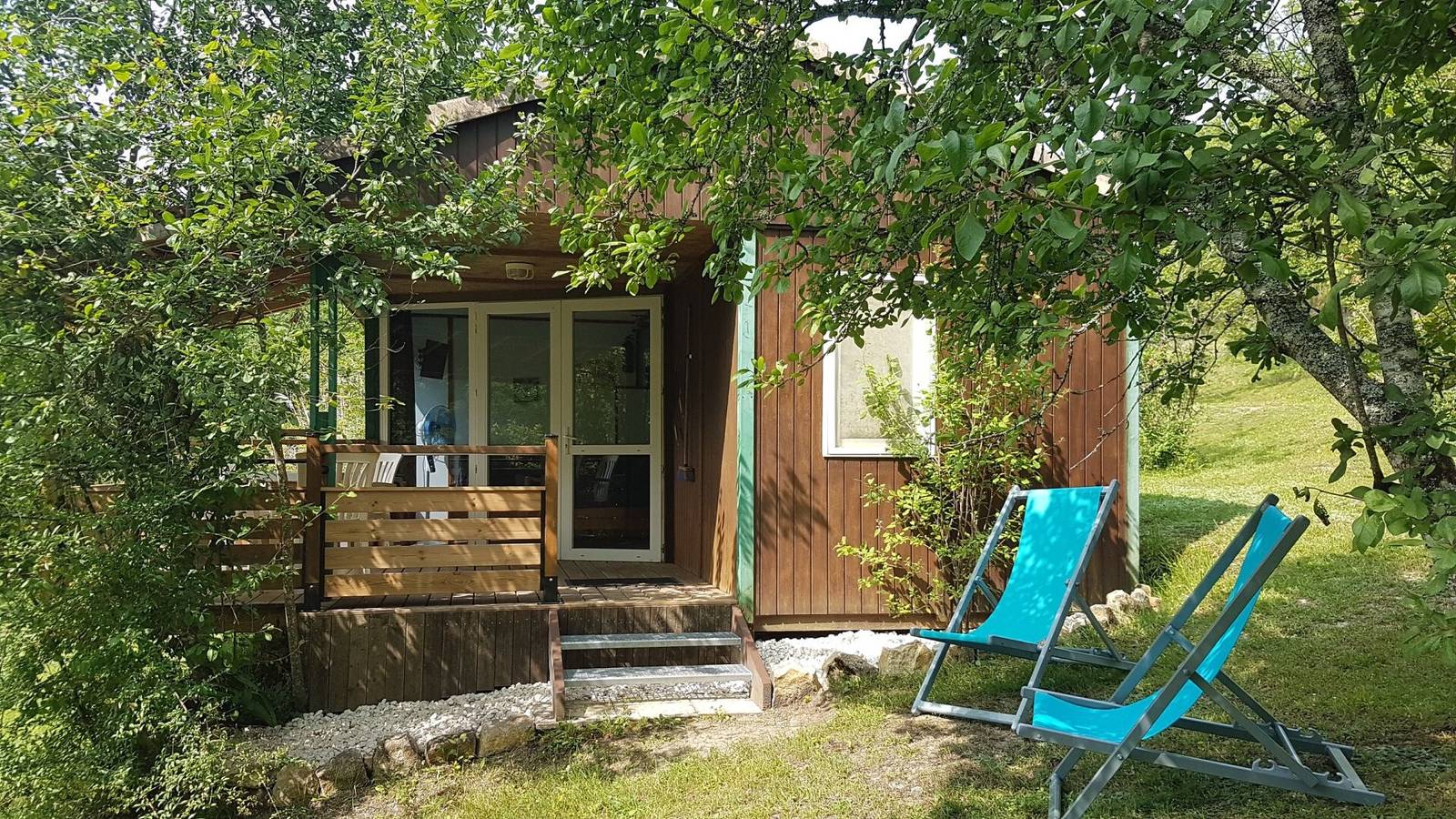  chalets de laupié, 5 km de Sarlat in Proissans, Périgord Noir