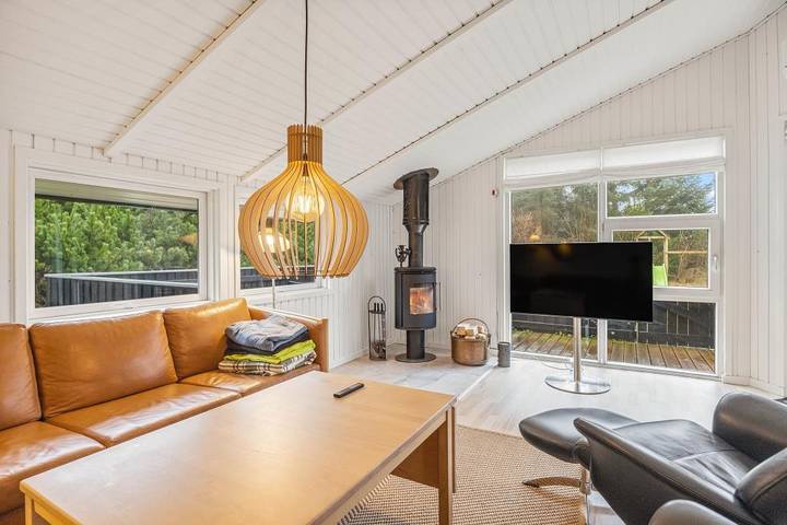 Cosy holiday home in Blåvand - sleeps 8 plus dog in Blavand, Varde Region