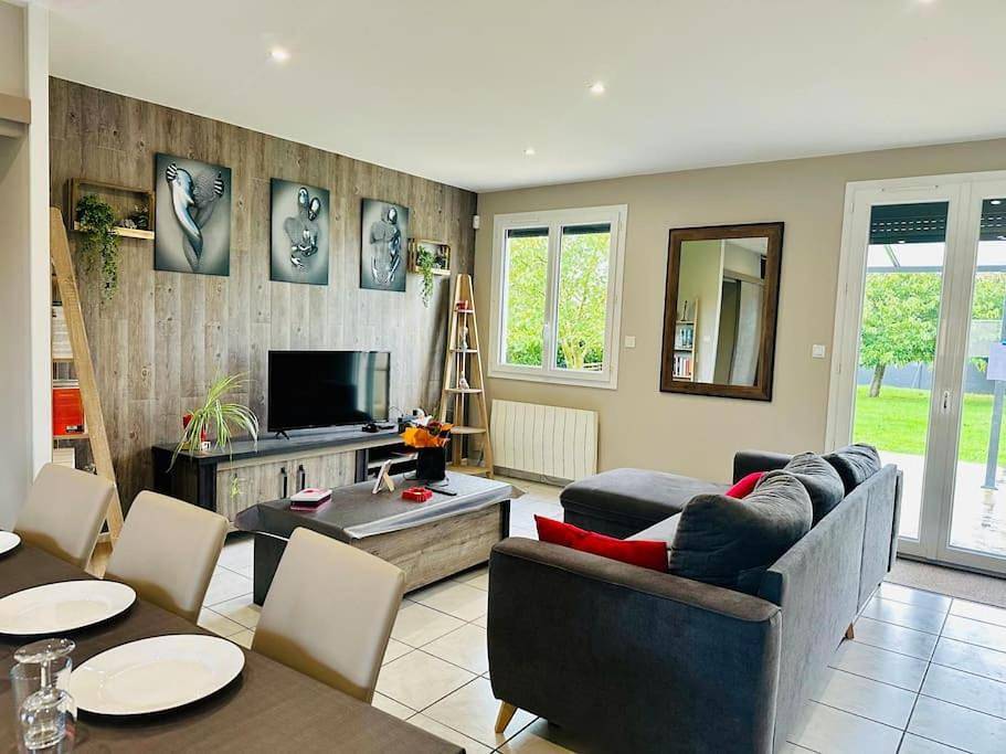 Au petit bonheur - Maison familiale au calme in Genouillé, Région de Rochefort