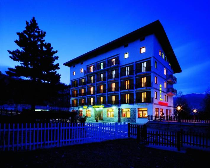 Hôtel pour 3 personnes, avec Balcon ainsi que Terrasse et Jardin dans Torgnon