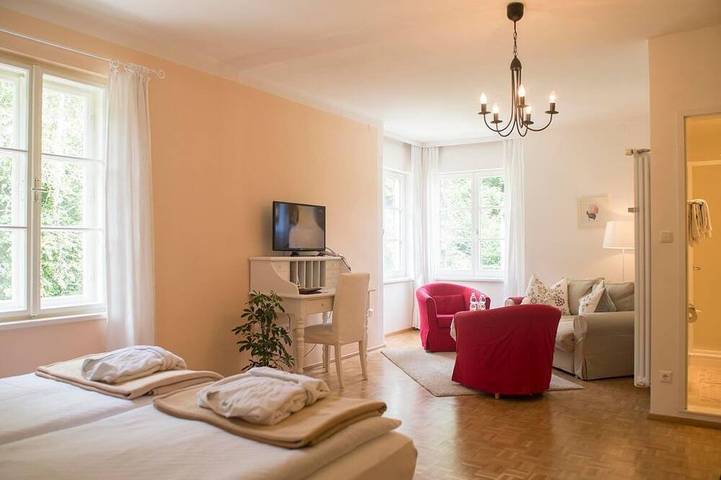 Doppelzimmer Kategorie A - Hotel Landsitz Pichlschloss in Mariahof, Lavanttaler Alpen