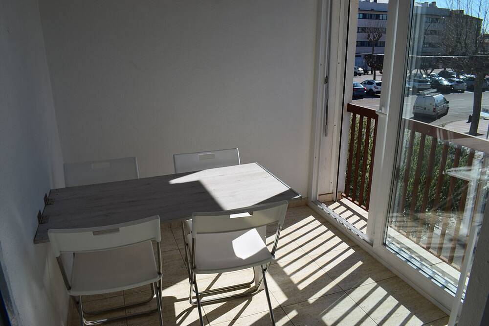 Entire apartment, 312-Apartment  near of the beach and shops in Empuriabrava, Upper Empordà