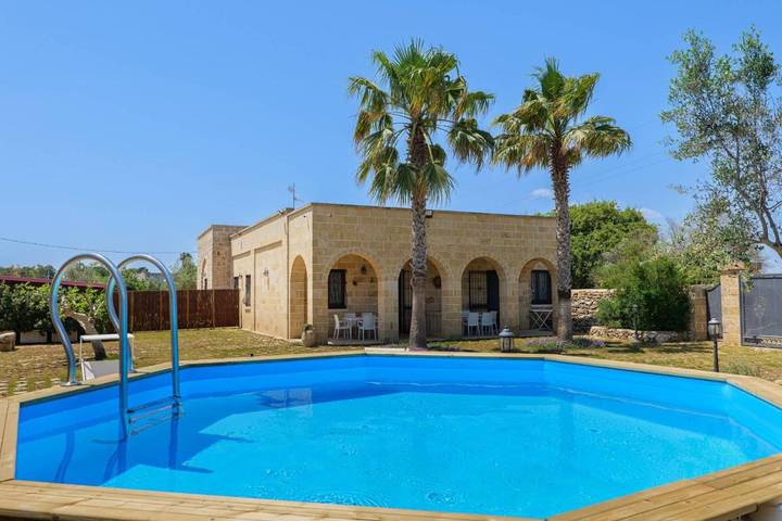 Maison de campagne pour 8 personnes, avec piscine ainsi que vue et jardin, animaux acceptés à Tricase - 2