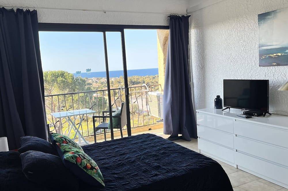 Apartamento entero, Studio Climatisé vue mer a 900m de la Plage in Sant Ambroggio, Lumio