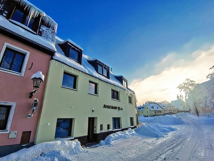 Ferienhaus für 2 Personen, mit Garten und Sauna sowie Ausblick in Bozi Dar