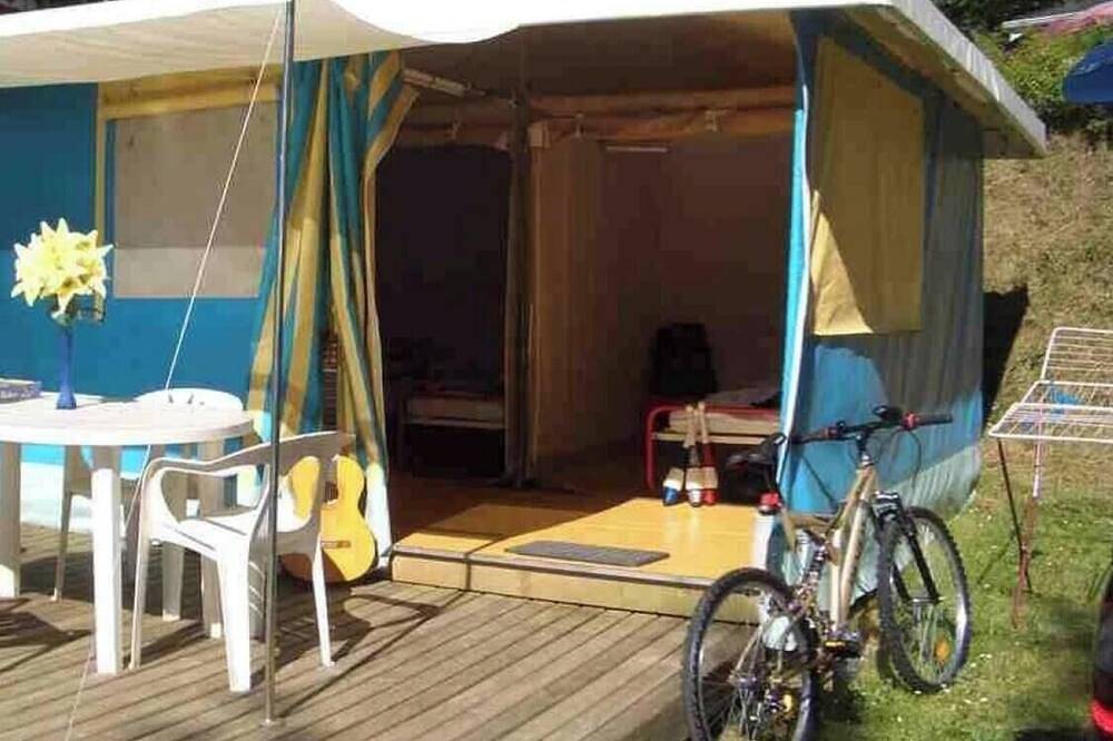 Zecamping 4 étoiles chiens acceptés tennis piscine chauffée in Salles-Curan, Pareloup-See