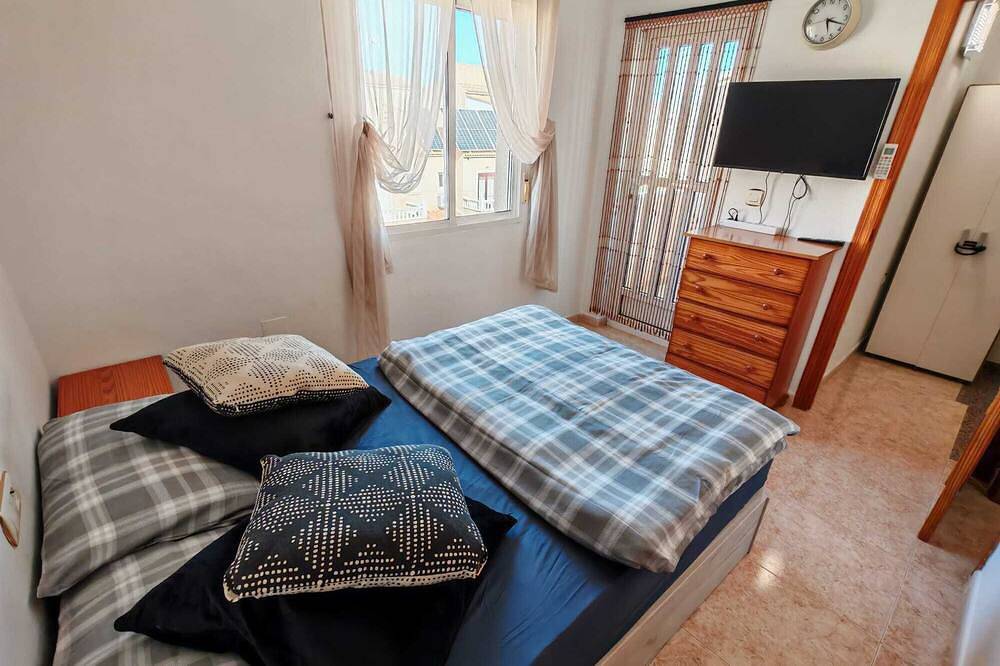 White House near Playa Flamenca Beach and Zenia Boulevard for 8 people in Playa Flamenca, Orihuela