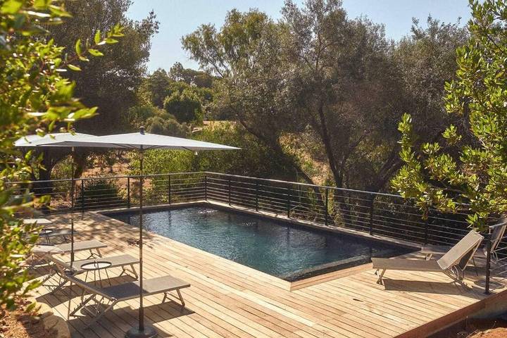 Villa pour 10 personnes, avec Terrasse et Jardin ainsi que Piscine et Vue dans Sagone