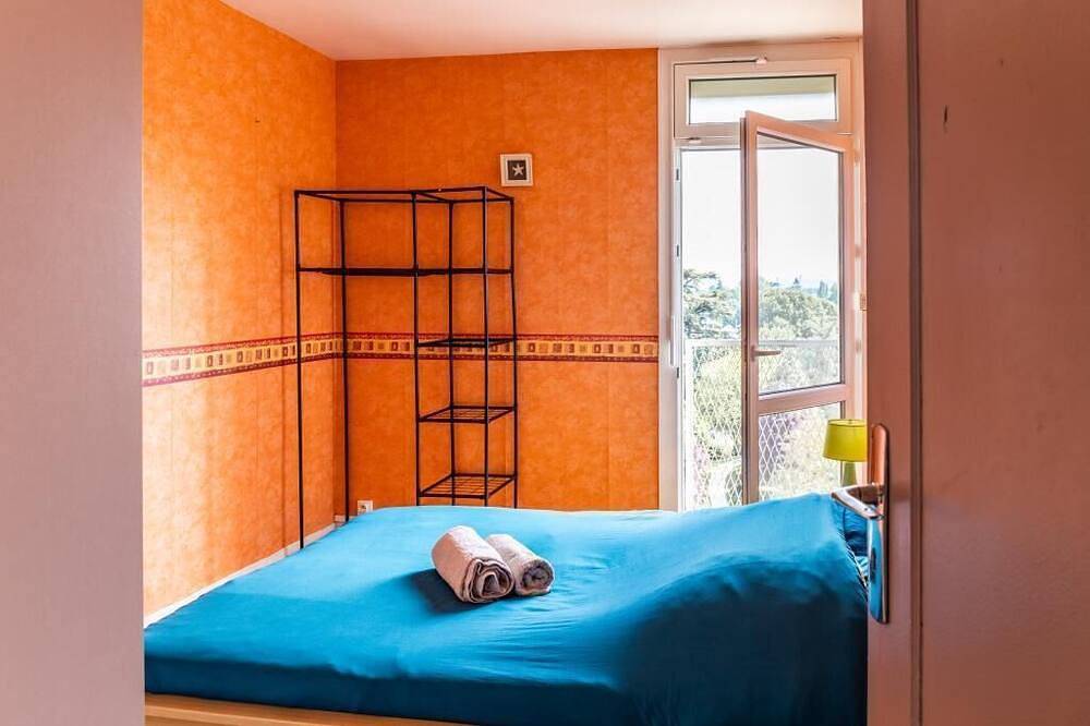 Ganze Wohnung, ♥ Cap Sud 54m2 ☀vue ☀ - Hypercentre-Wifi in Tarbes, Hautes-Pyrénées