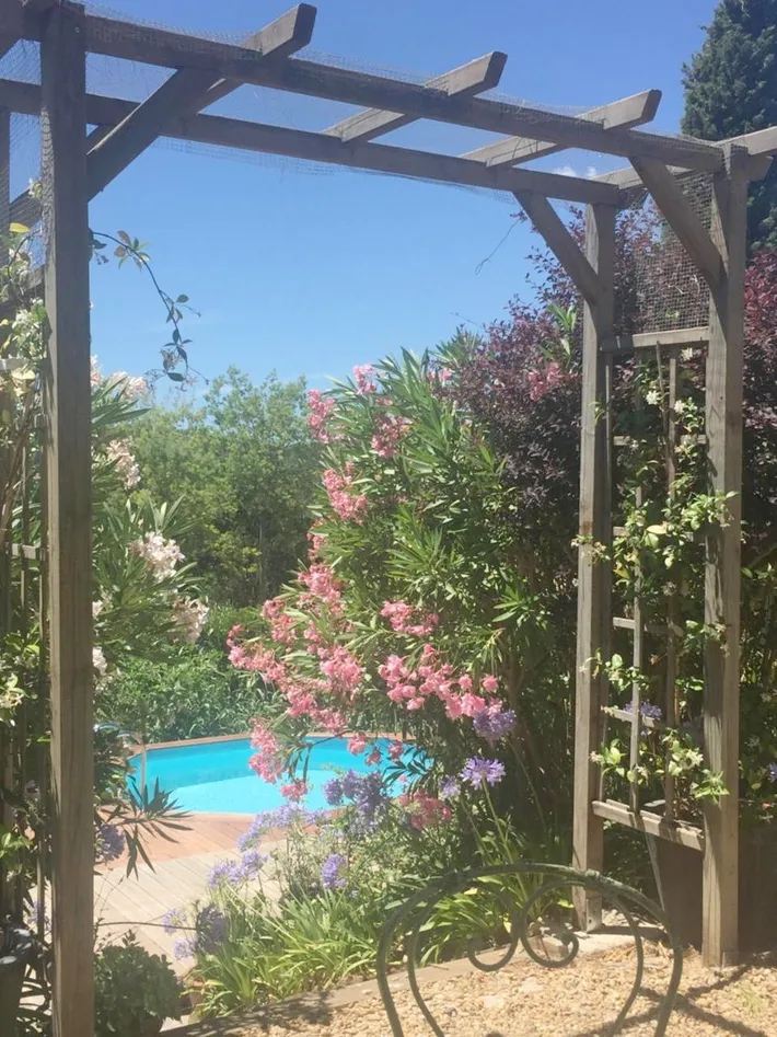 Apartamento de vacaciones para 4 personas, con vistas además de jardín y piscina - 1