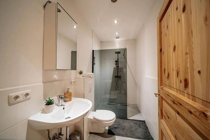 Ferienhaus für 16 Personen, mit Sauna und Balkon sowie Garten in Bad Ems - 4