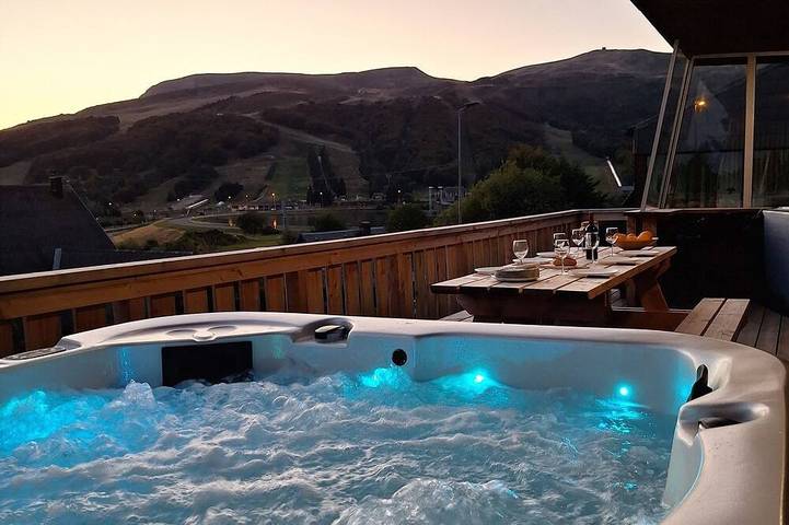Maison pour 10 personnes, avec jardin ainsi que balcon et jacuzzi dans Lac des Hermines