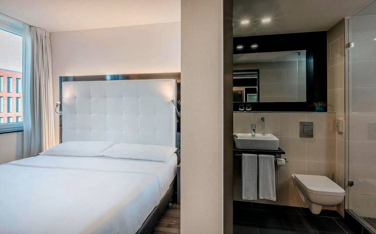 Hotel für 2 Personen, mit Ausblick und Sauna, mit Haustier in Berliner Mauer - 3