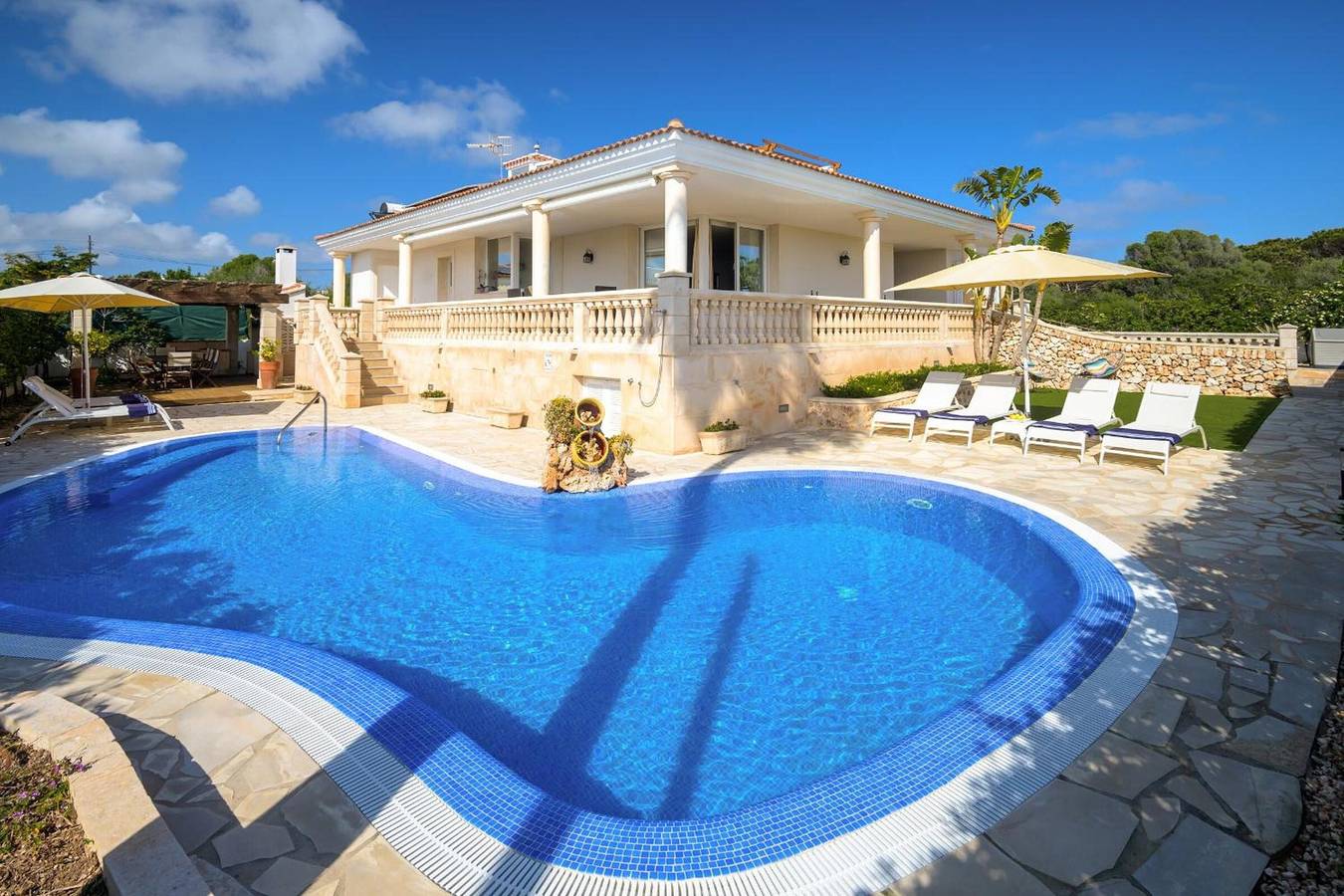 Villa 'Rafael' con vistas al mar, Wi-Fi y aire acondicionado in Punta Prima, Sant Lluís