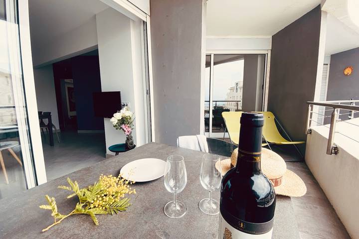 Gîte pour 4 personnes, avec terrasse, adapté aux familles dans Plage Rive Droite - 4