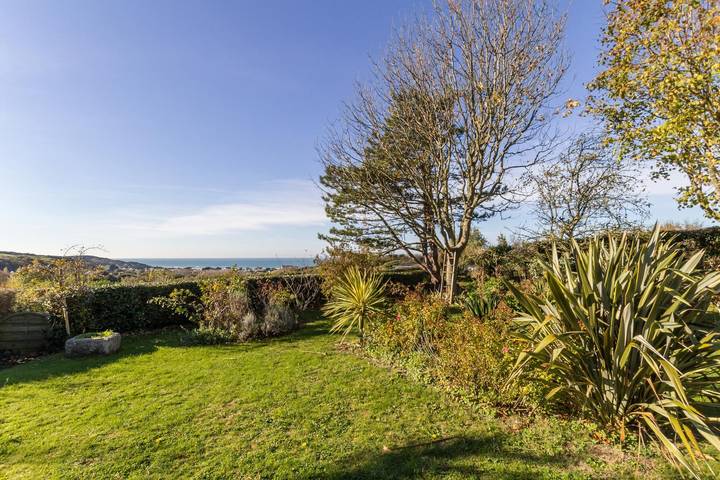 Gîte pour 4 personnes, avec jardin à Siouville-Hague - 2