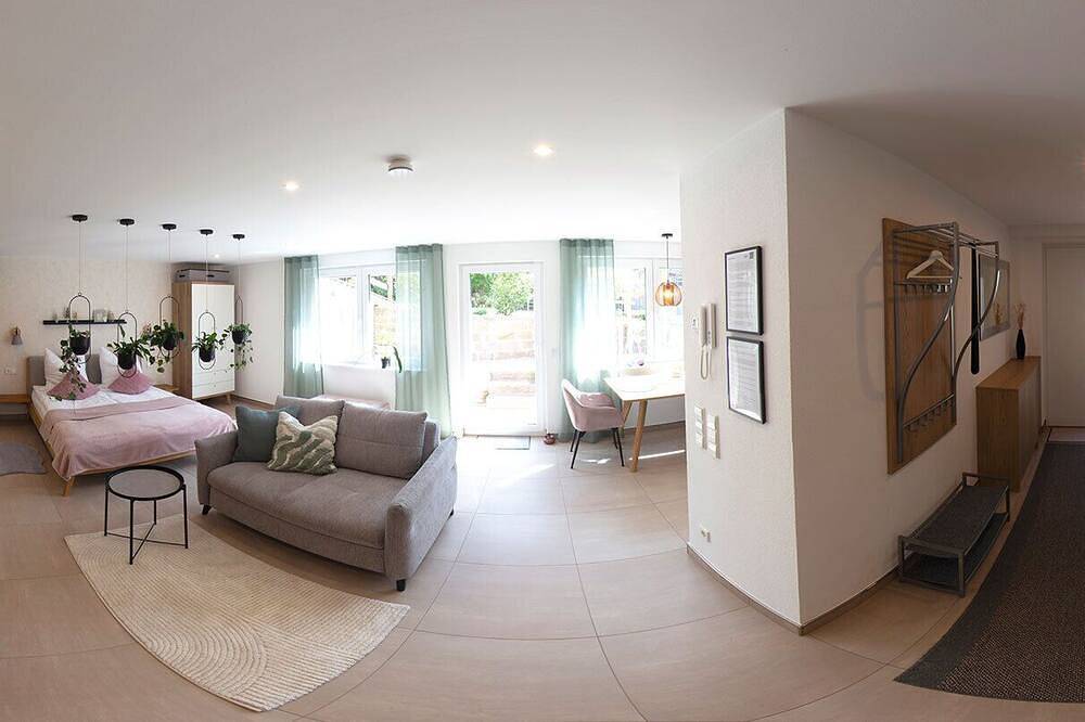 Ganze Wohnung, Eine Ferienwohnung zum Verlieben! Geeignet für 2 Personen. 52qm, mit Terrasse in Waldbronn, Nordschwarzwald