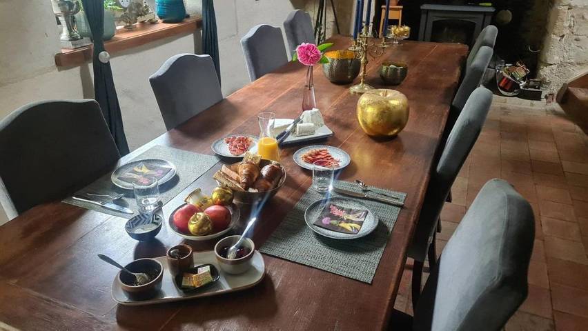 Location de vacances pour 2 personnes, avec piscine ainsi que jacuzzi et jardin à Pouant - 3