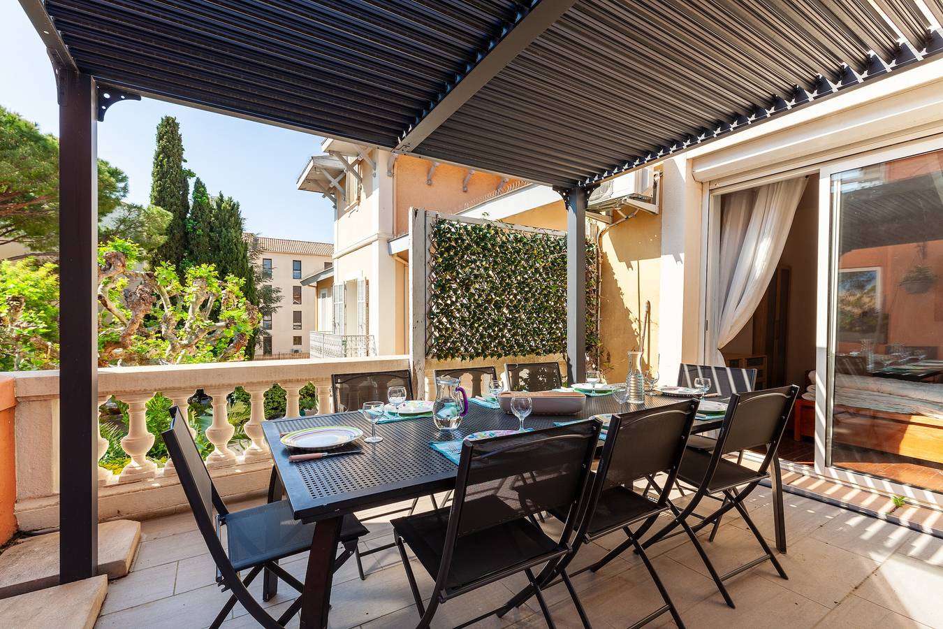 Ganze Wohnung, Geräumiges Apartment mit privater Terrasse und Wlan in Sanary-sur-Mer, Mittelmeerküste (Frankreich)
