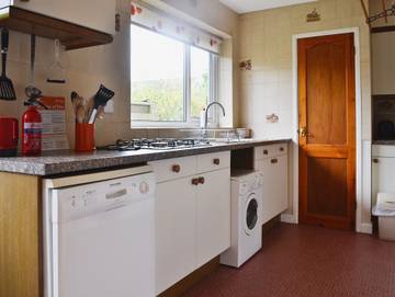 Log Cabin for 2 People in The Cotswolds, South West England, Photo 3