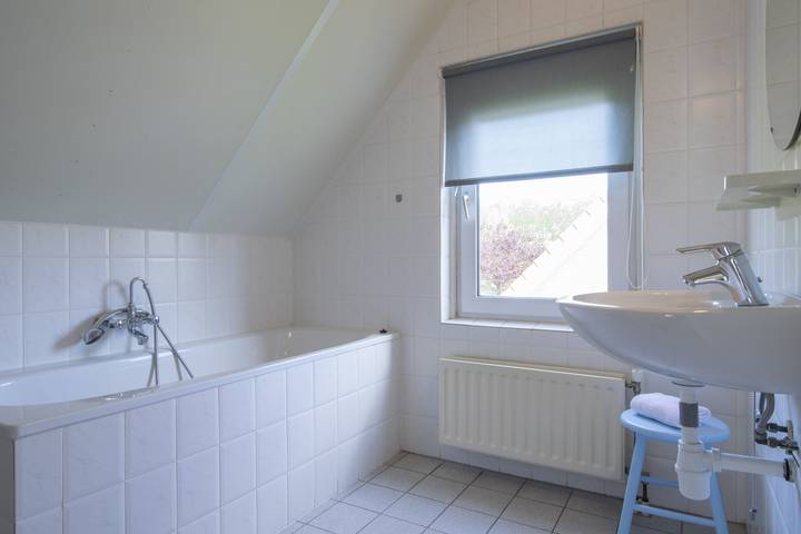 Ferienhaus für 4 Personen, mit Balkon/Terrasse und Terrasse sowie Sauna in Scharendijke - 2