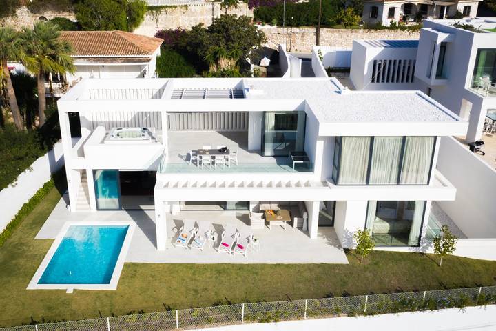 Casa para 12 personas, con terraza además de piscina y vistas al mar, Familias con niños en Benalmádena