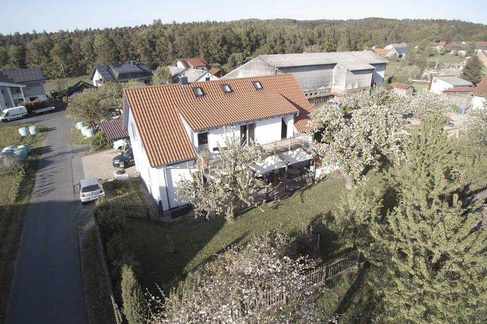 Ganze Wohnung, Downstairs6b Ferienwohnung in Dipperz, Rhön-Hessen