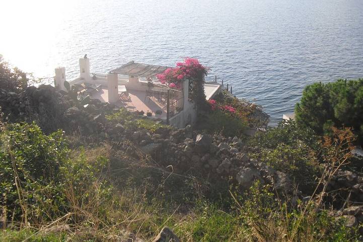 Gîte pour 5 personnes, avec Balcon et Jardin dans Alicudi
