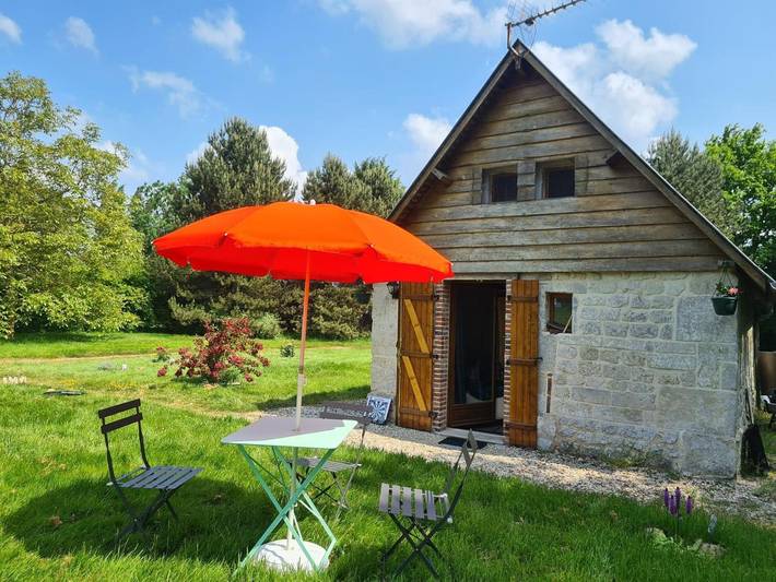 Location de vacances pour 4 personnes, avec Terrasse ainsi que Jardin et Vue à Fauguernon