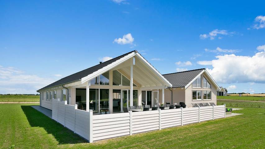 Ferienhaus für 18 Personen, mit Terrasse und Garten sowie Sauna, mit Haustier in Hostrup Strand