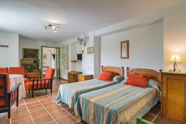 Cortijo Don Simon, ideal for families and friends (pet friendly) in Cabra, Sierras Subbéticas