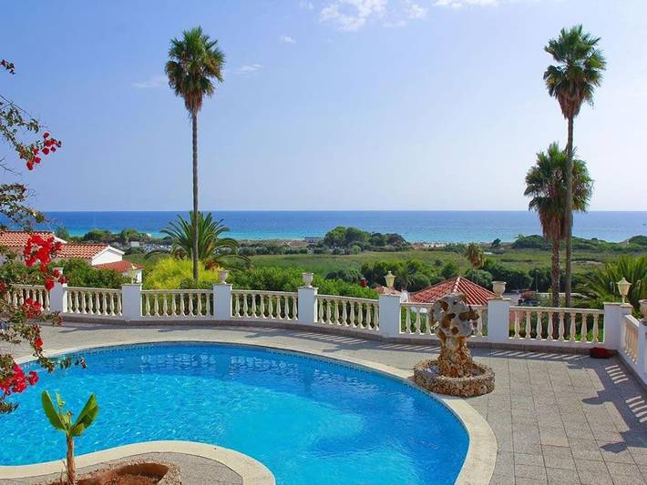 Villa für 9 Personen, mit Pool und Balkon sowie Whirlpool auf Menorca