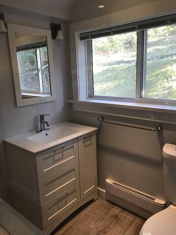 Bed And Breakfasts for 2 Guests in Kelowna, British Columbia, Picture 4