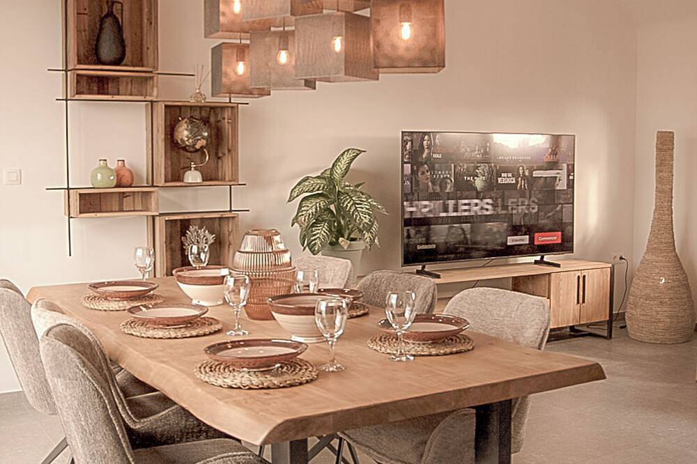 Geheel appartement, - 2 Bedroom Terrace Apartment Charleroi Airport in Ransart, Charleroi