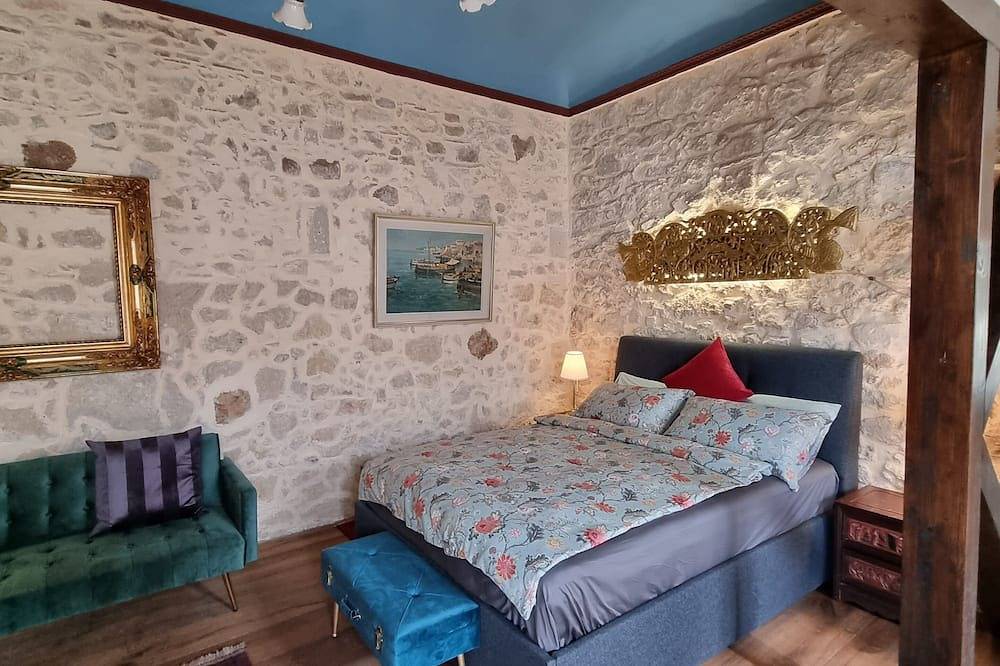 Appartamento intero, Elegant old town apartment with sea view and roof terrace in Siracusa, Sicilia
