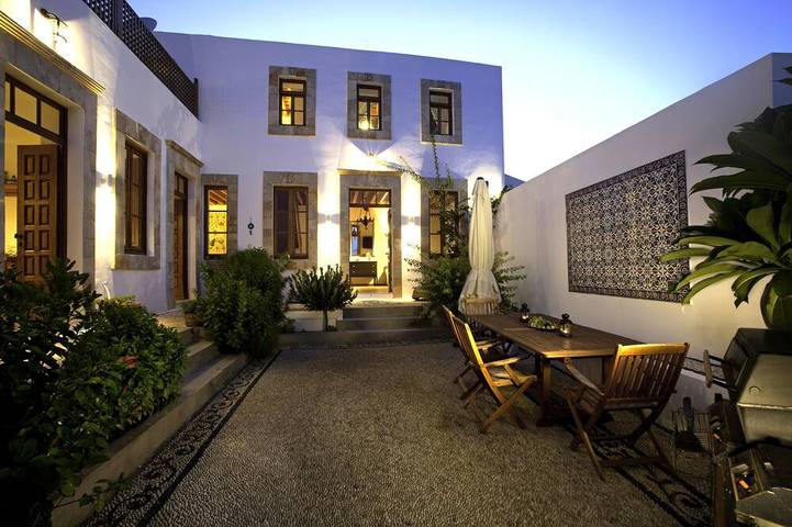 Chalet para 9 personas, con jardín y balcón en Lindos
