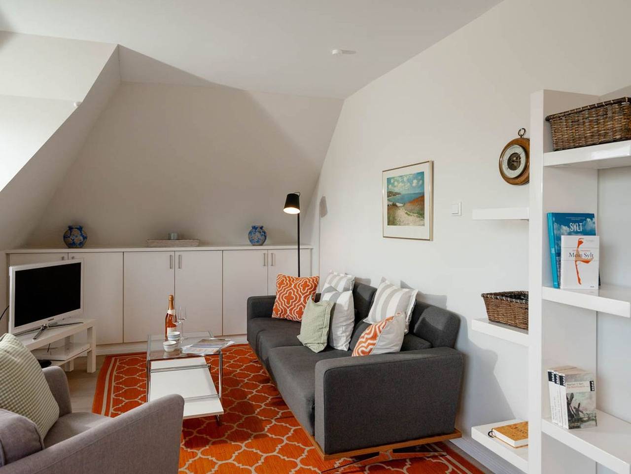 Ganze Ferienwohnung, Seefeder - Sylt ist wertvoller Lebensraum und wohltuender Urlaubsort, ein paradiesisches Refugium, das im Grunde keinen von uns braucht. Wir hingegen, jene, die seit jeher diese Verbindung spüren, wir brauchen die Insel. in Sylt-Ost, Sylt (Gemeinde)